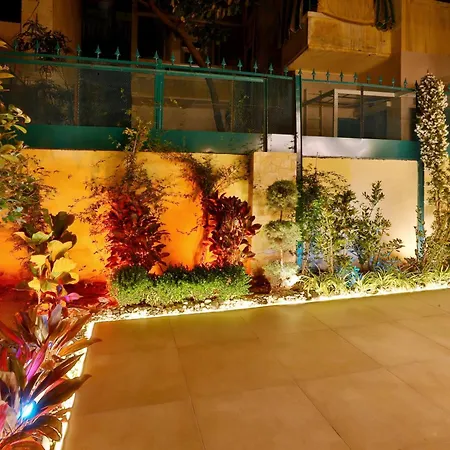 Charm Vintage Achrafieh Apt With Garden Pizza Oven Bbq Hottub Beirut Exterior photo