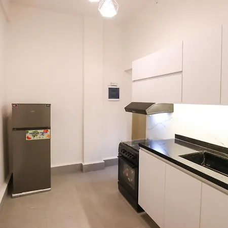 Charm Vintage Achrafieh Apt With Garden Pizza Oven Bbq Hottub Beirut Exterior photo