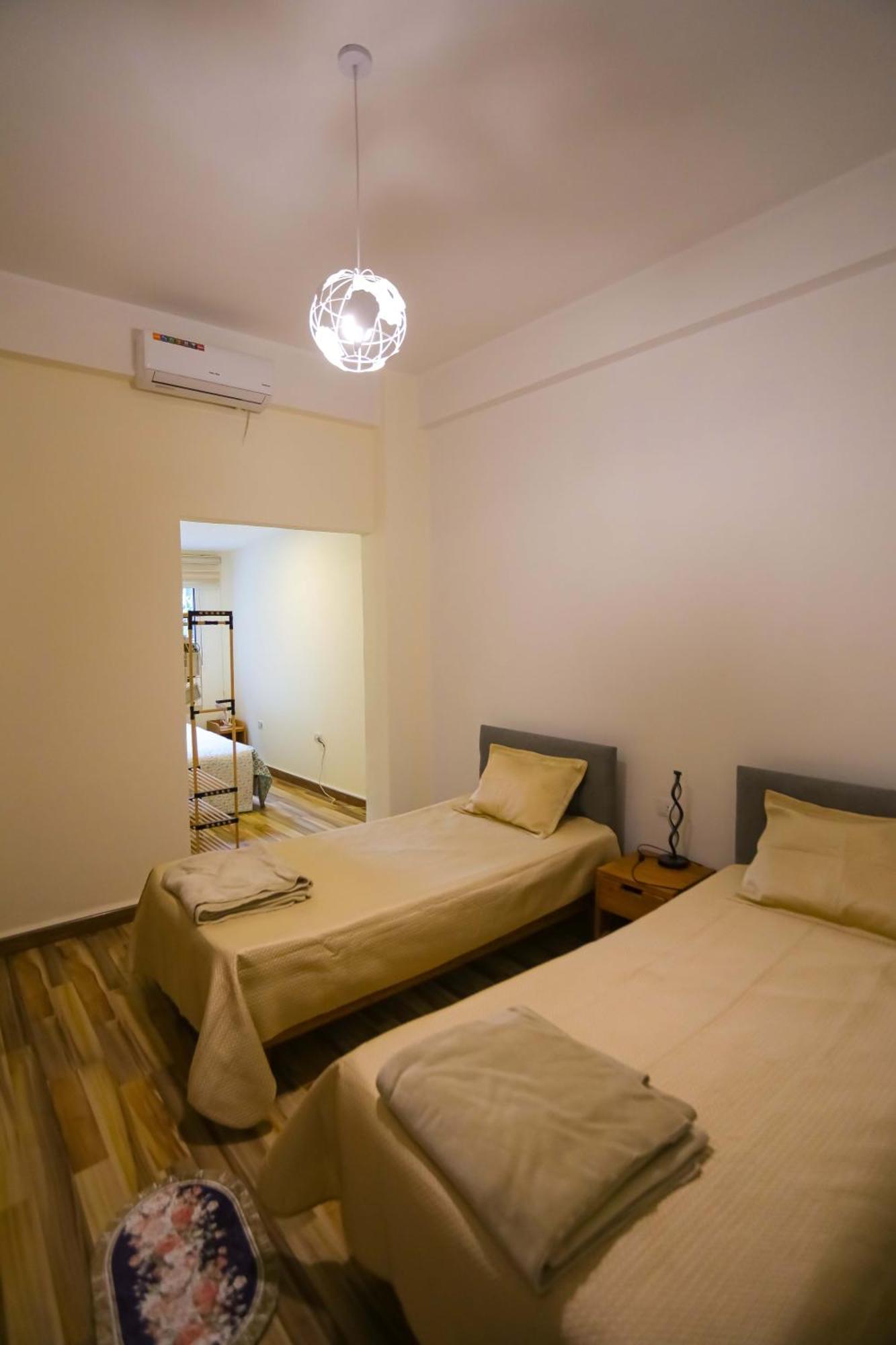 Charm Vintage Achrafieh With Garden Pizza Oven Bbq Hottub Apartment