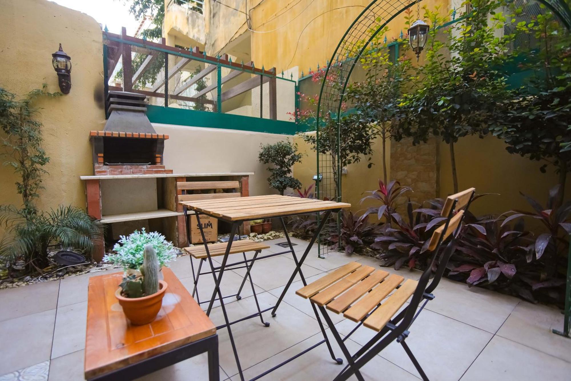 Charm Vintage Achrafieh With Garden Pizza Oven Bbq Hottub Apartment