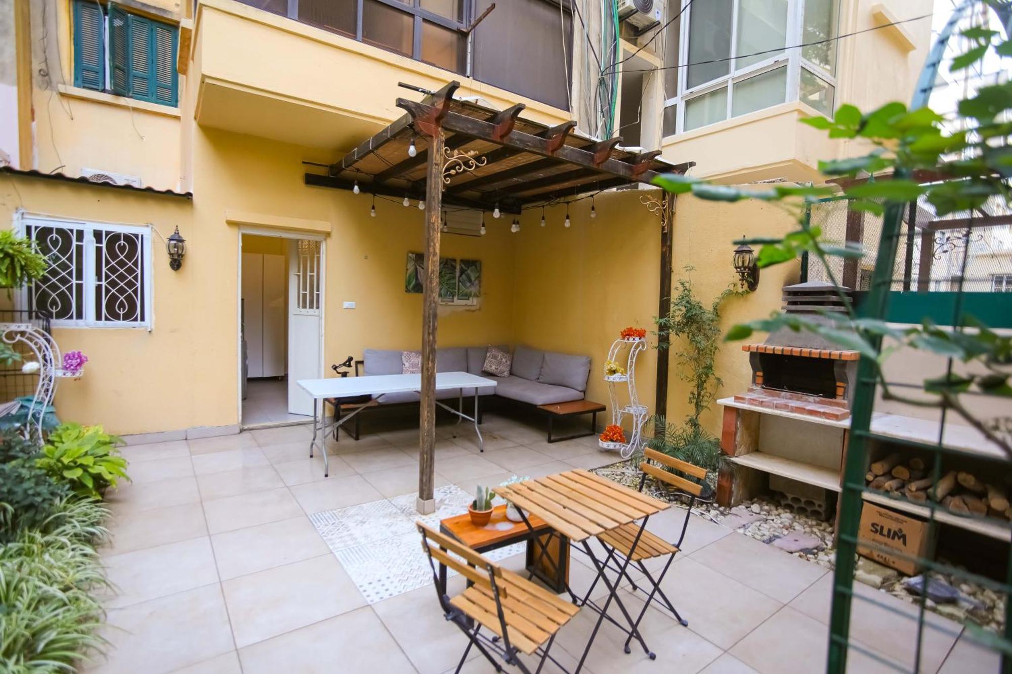 Charm Vintage Achrafieh With Garden Pizza Oven Bbq Hottub Apartment Beirut
