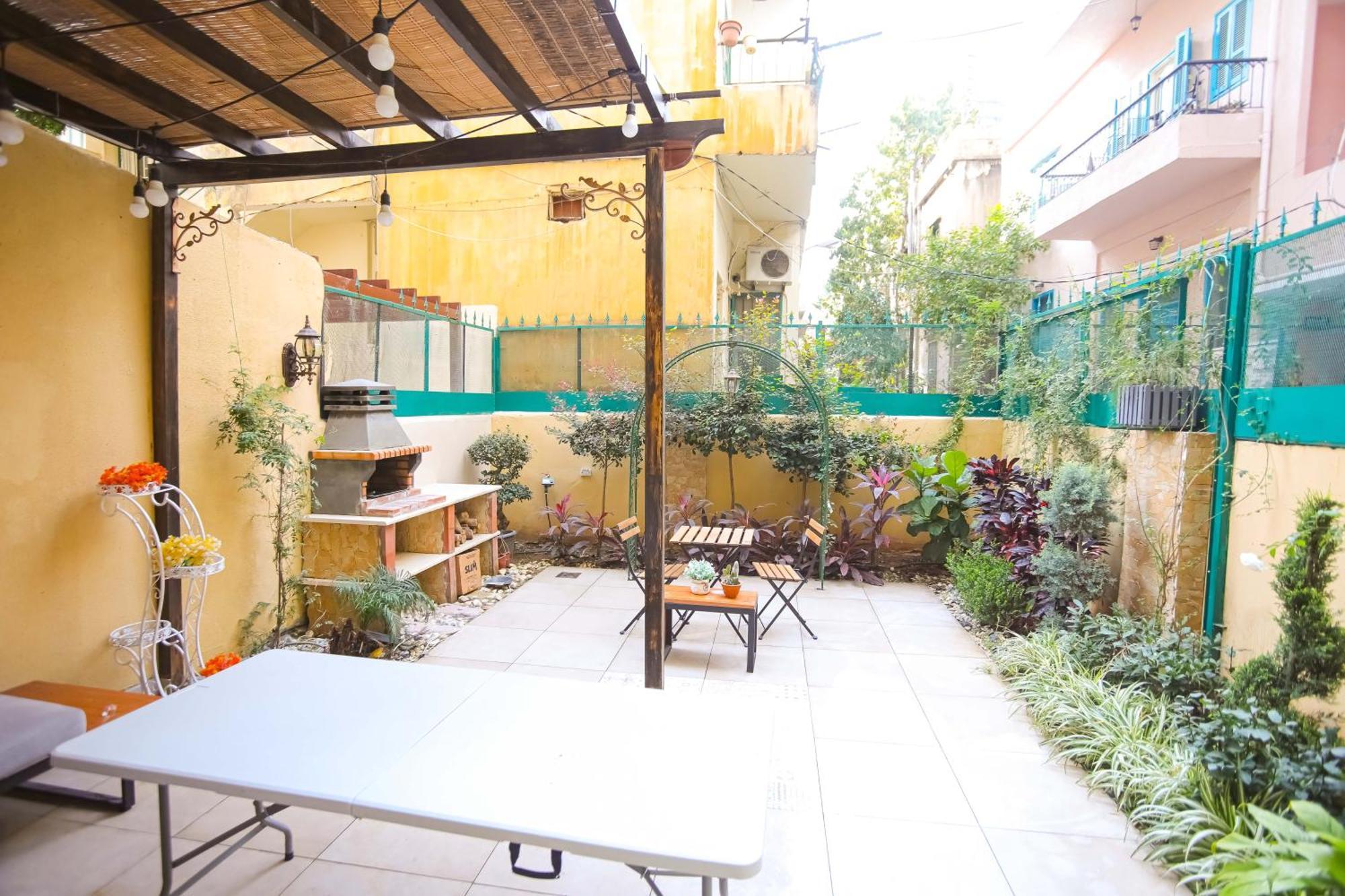 Charm Vintage Achrafieh With Garden Pizza Oven Bbq Hottub Beirut