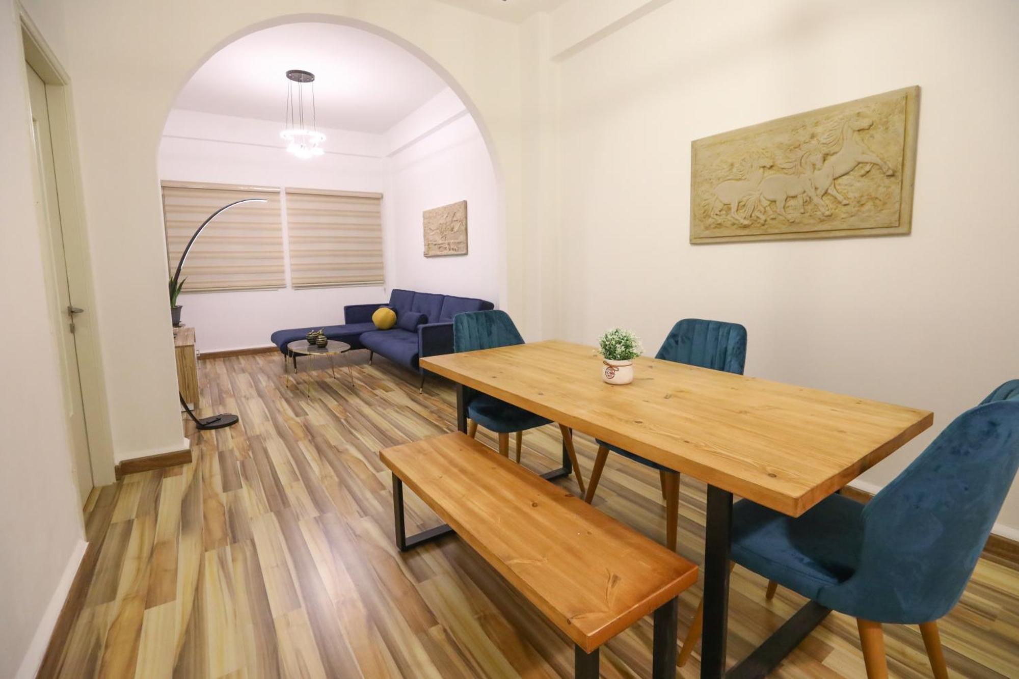 Charm Vintage Achrafieh With Garden Pizza Oven Bbq Hottub Apartment *