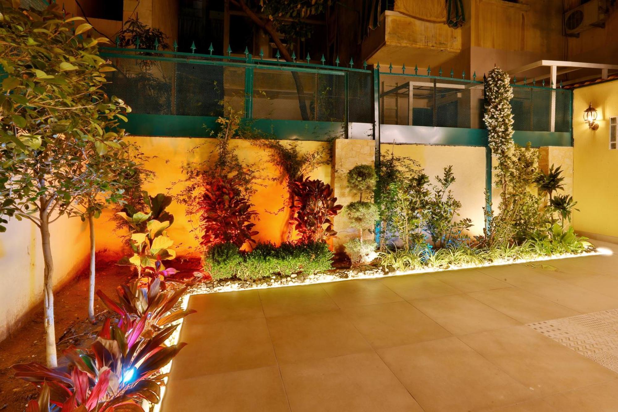 Apartment Charm Vintage Achrafieh With Garden Pizza Oven Bbq Hottub